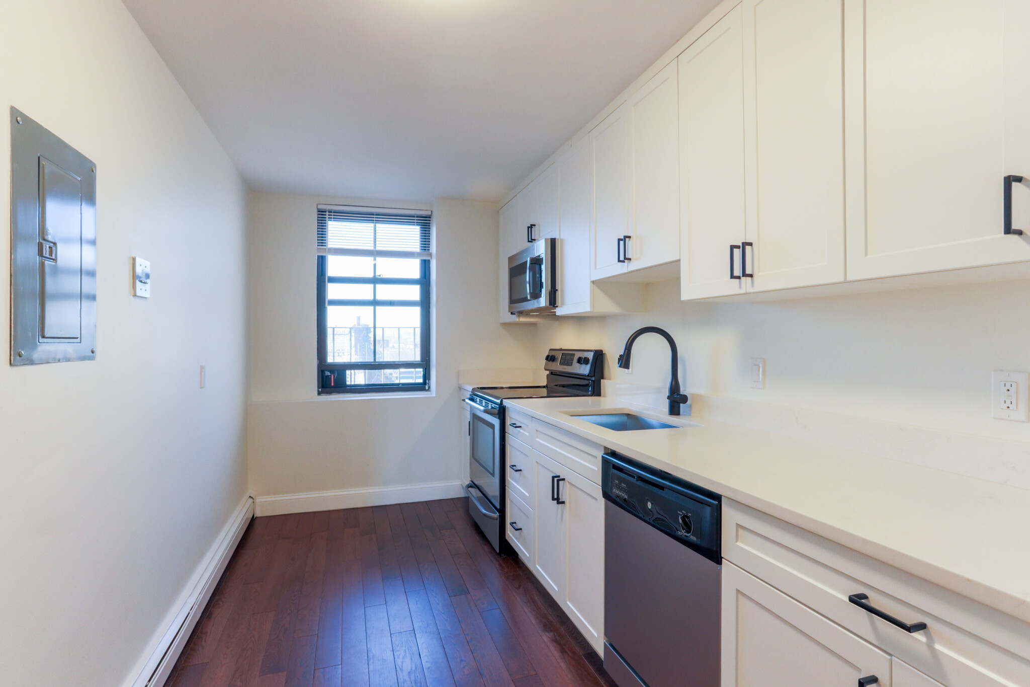 525 Massachusetts Ave, Roxbury