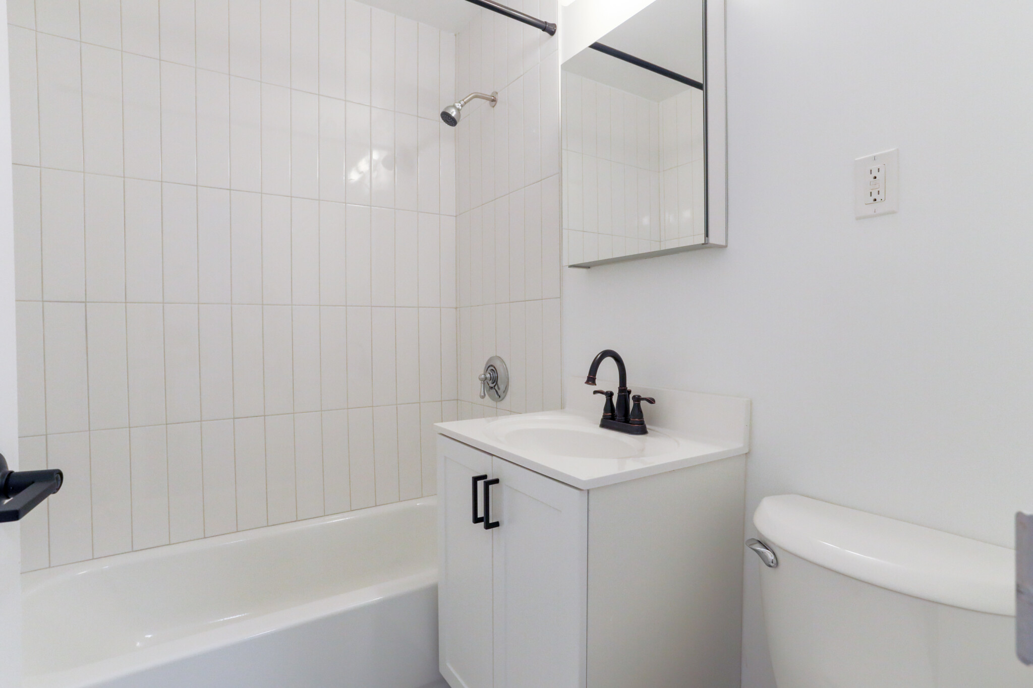 525 Massachusetts Ave, Roxbury