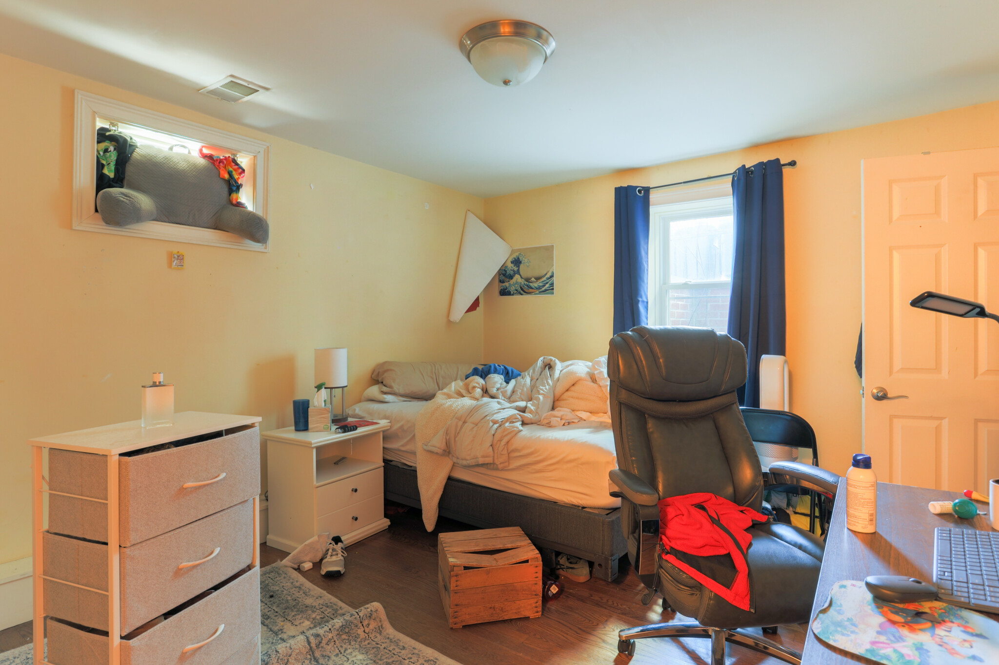 5 bed, 2 bath apartment for rent at 26 Saint Albans Rd Unit 1, Mission Hill — photo 10 of 30
