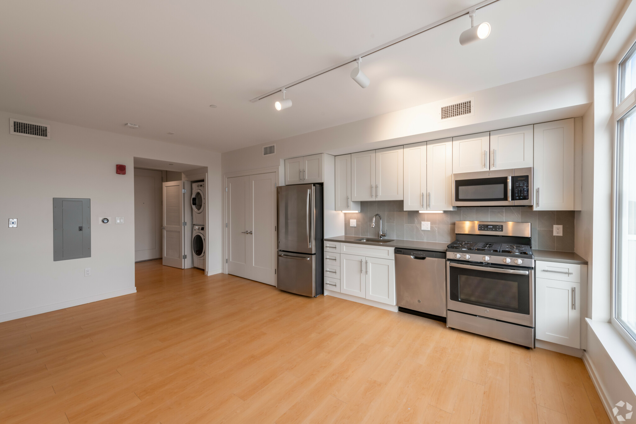 1 bed, 1 bath apartment for rent at 123 Main St Unit 1, Back Bay — photo 3 of 5