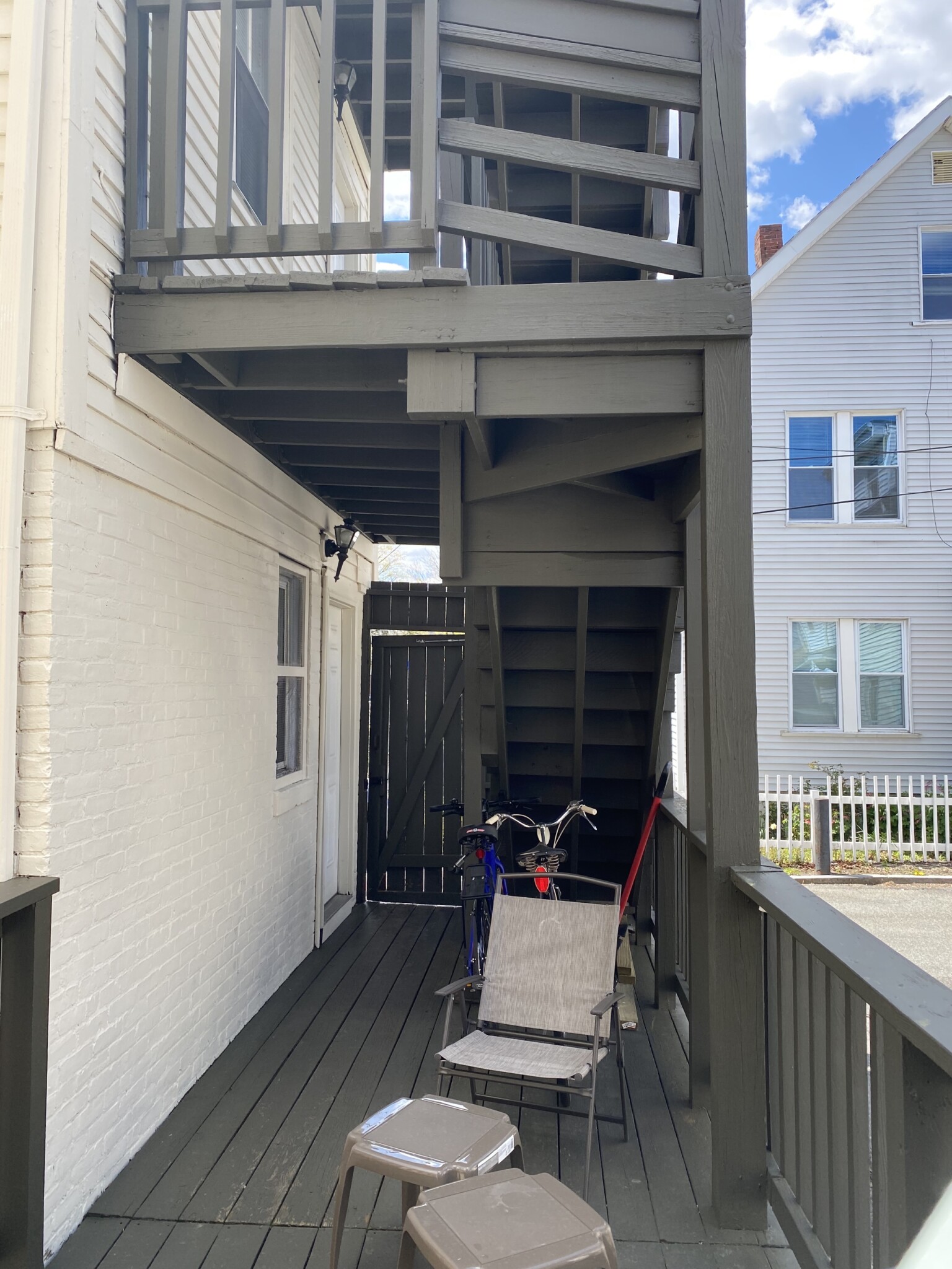 3 bed, 1 bath apartment for rent at 97 Moore St, Cambridge — photo 4 of 14