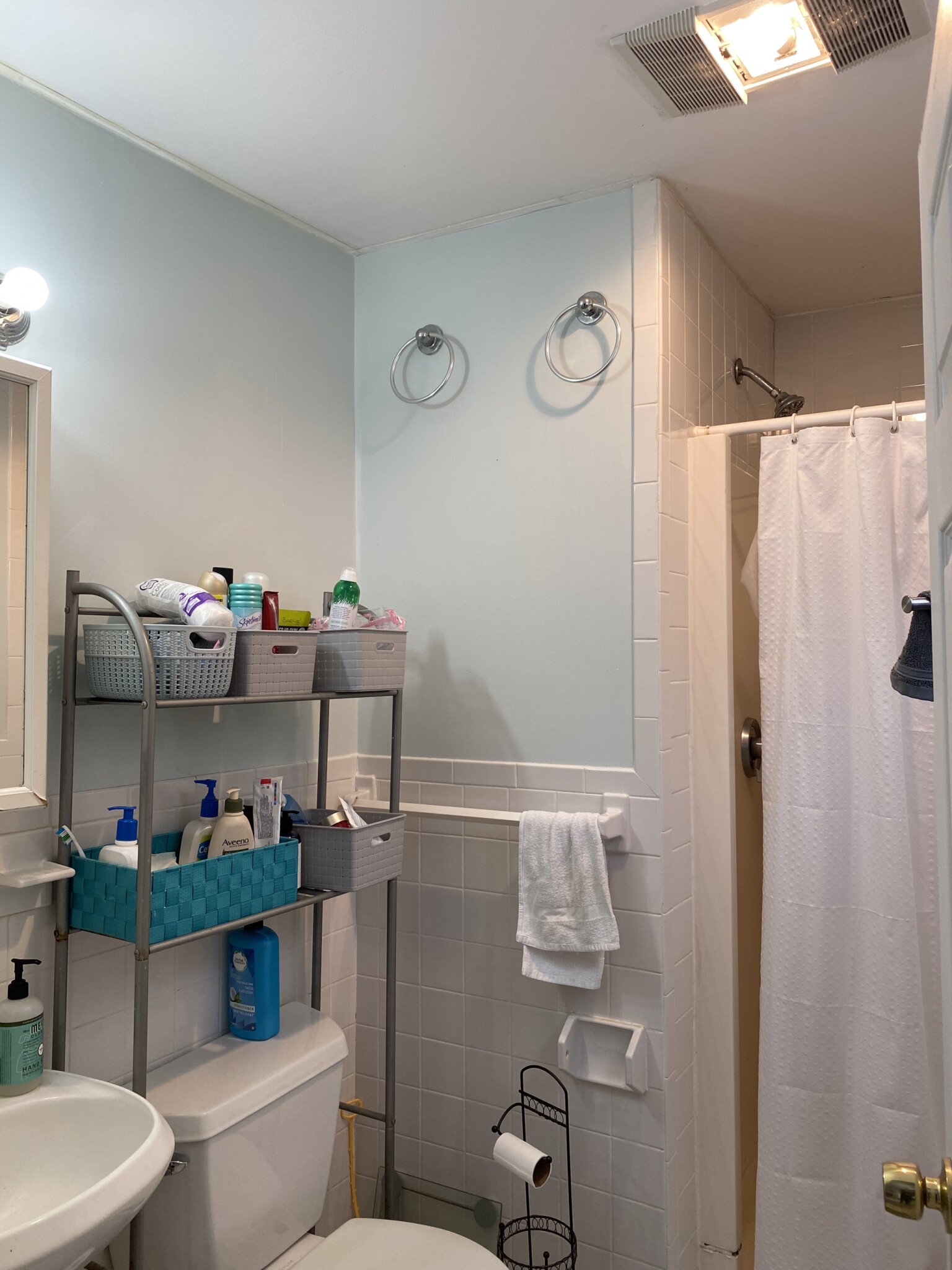 3 bed, 1 bath apartment for rent at 97 Moore St, Cambridge — photo 3 of 14