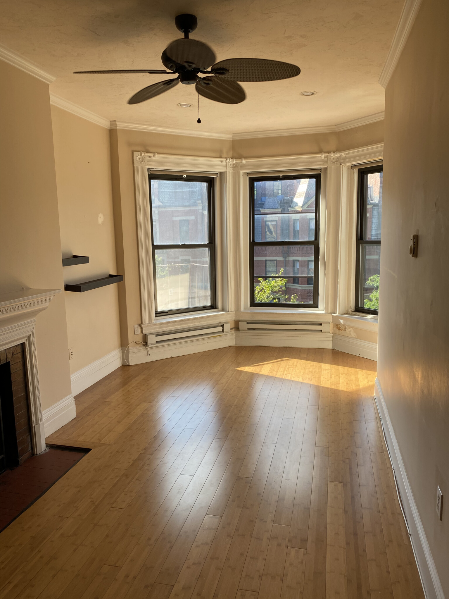 250 Newbury St, Back Bay