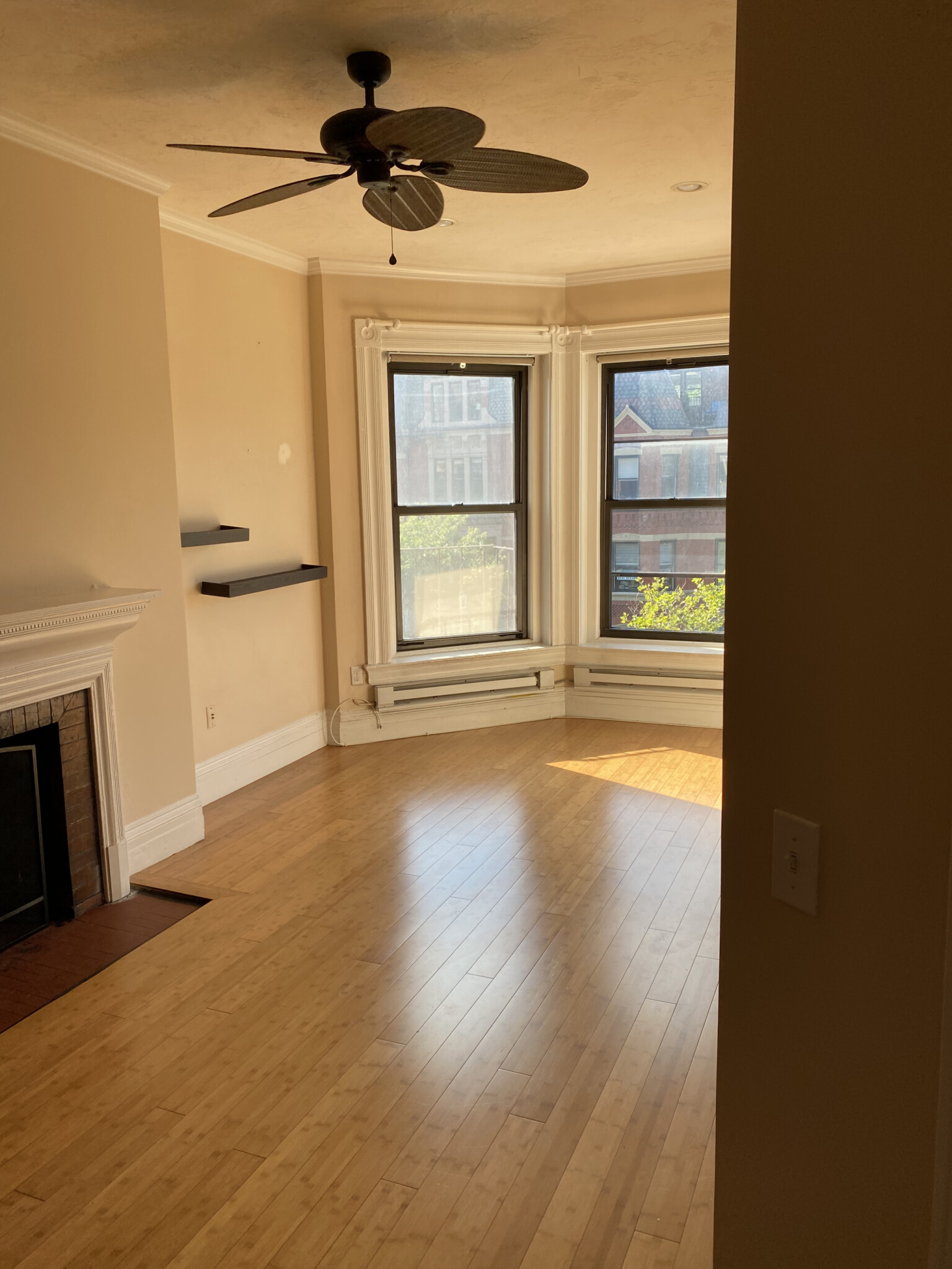 250 Newbury St, Back Bay