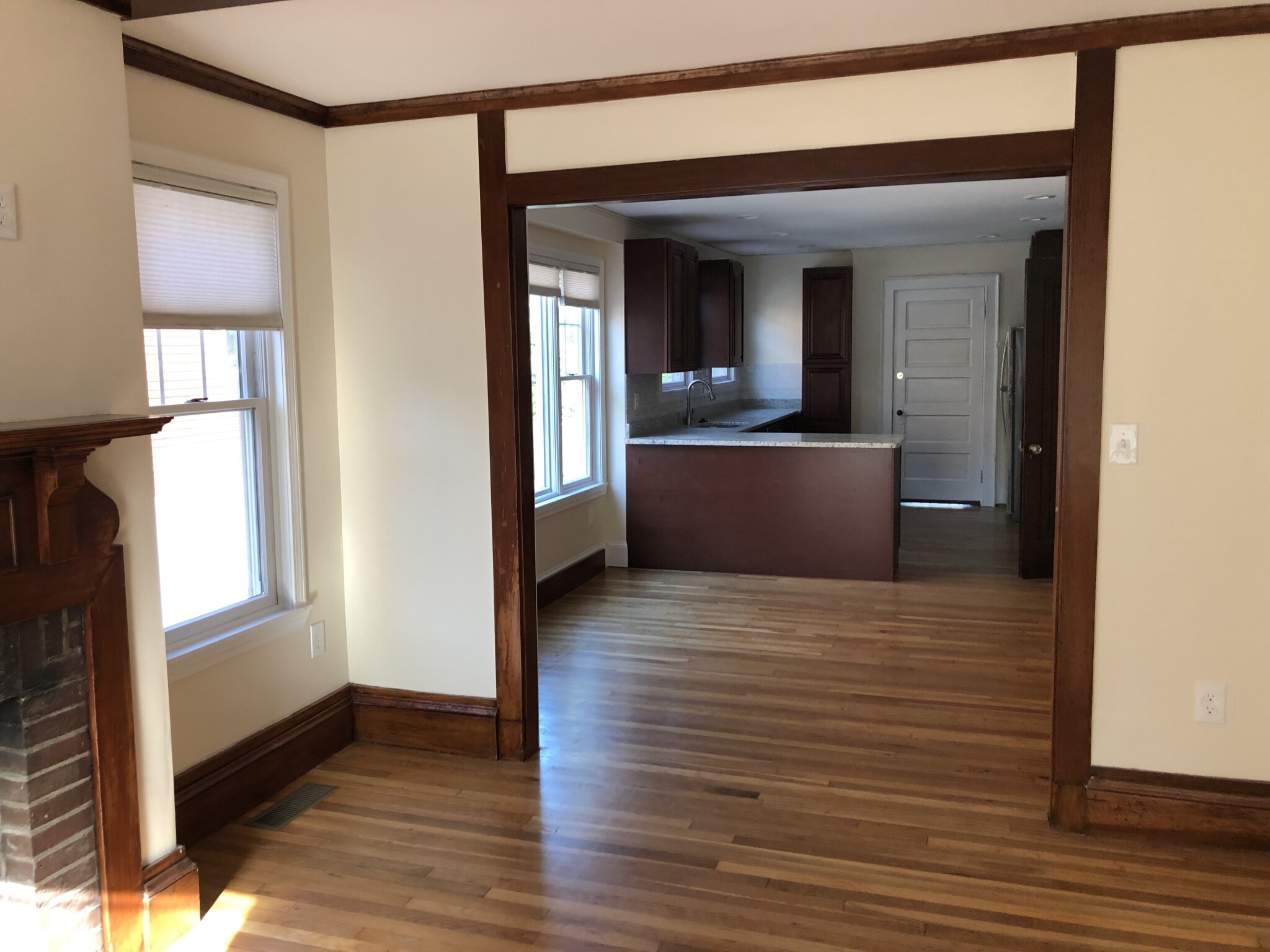 14 Netherlands Rd, Brookline Village