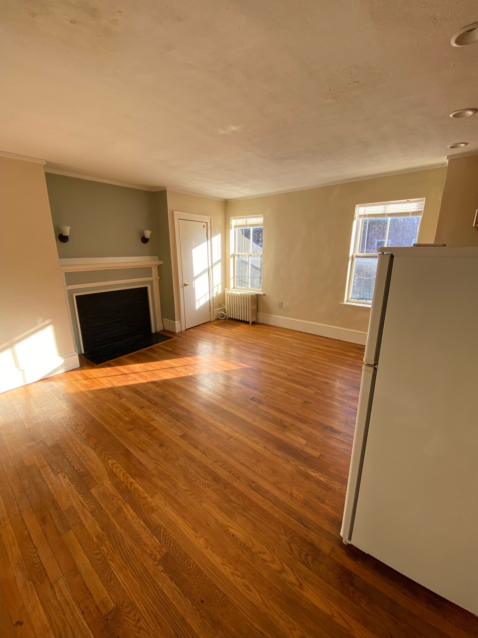 90 Myrtle St, Beacon Hill