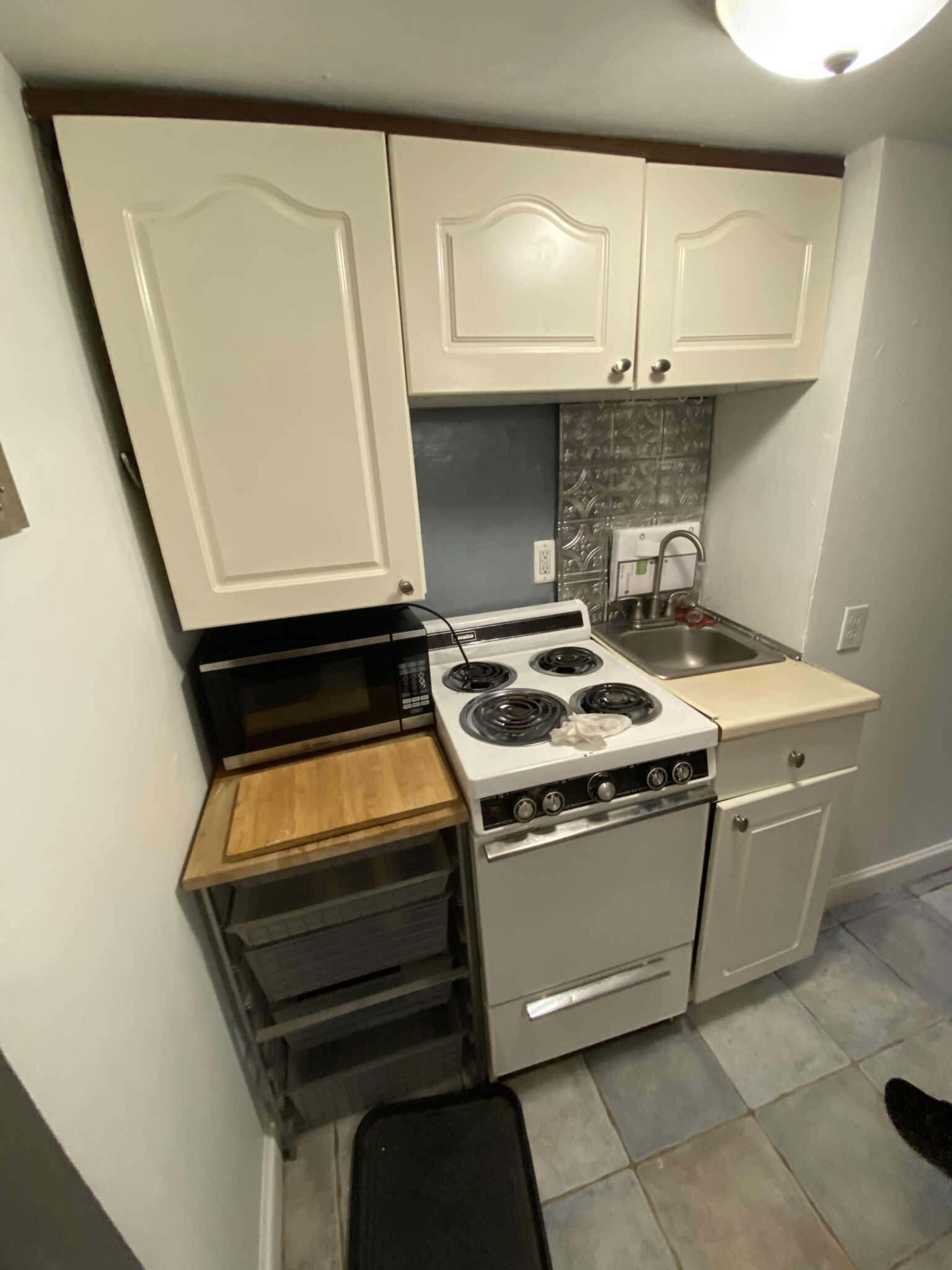 Photos of apartment on Goodwin Pl.,Boston MA 02114