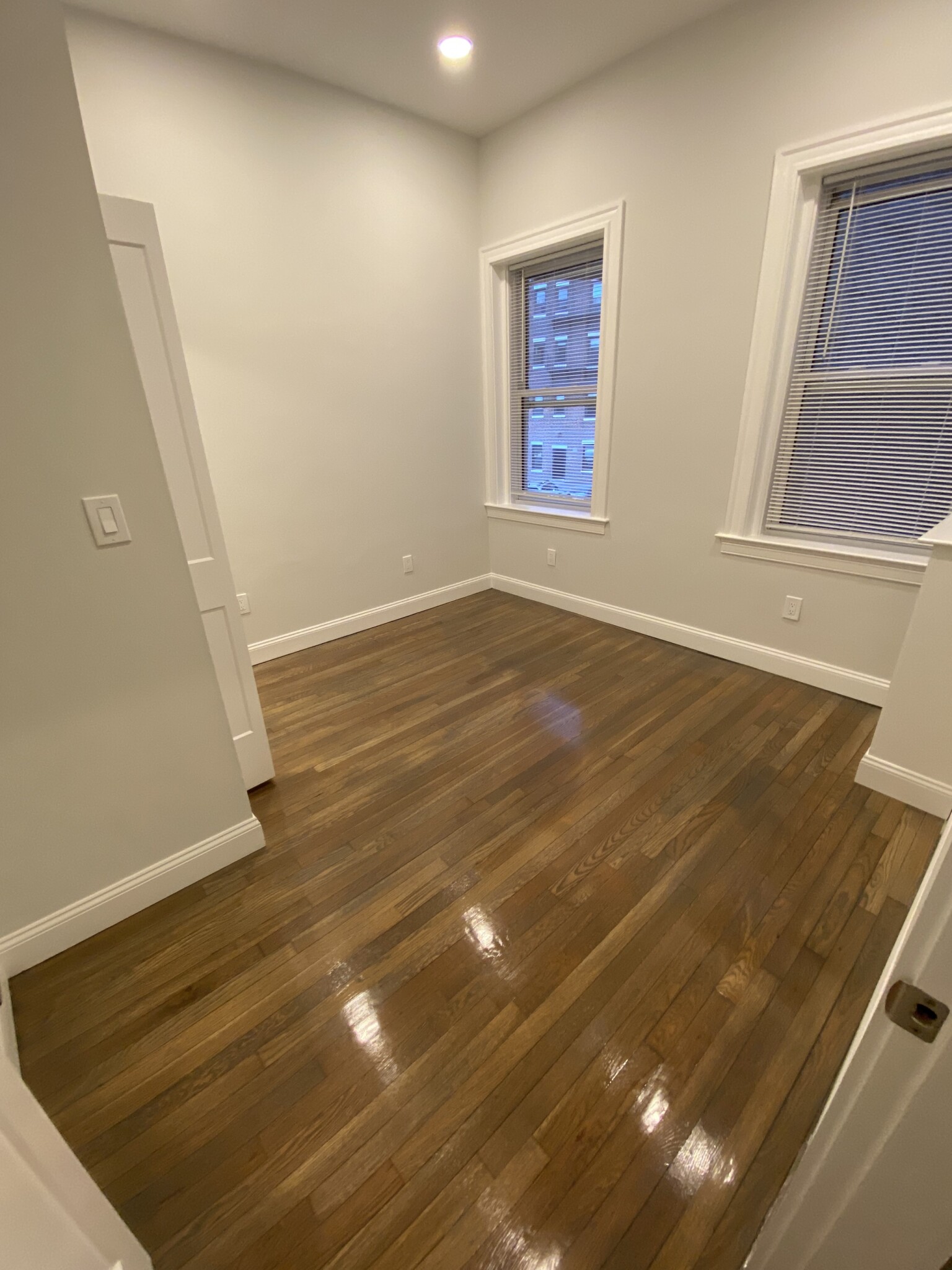 102 Queensberry St, Fenway