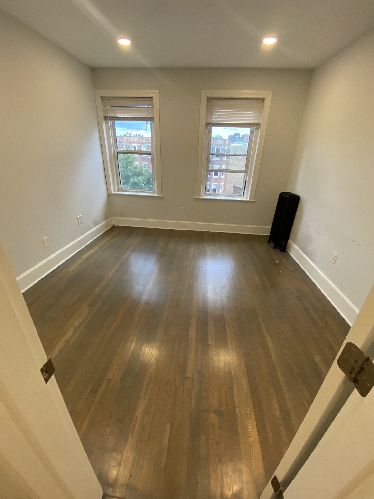 109 Queensberry St, Fenway