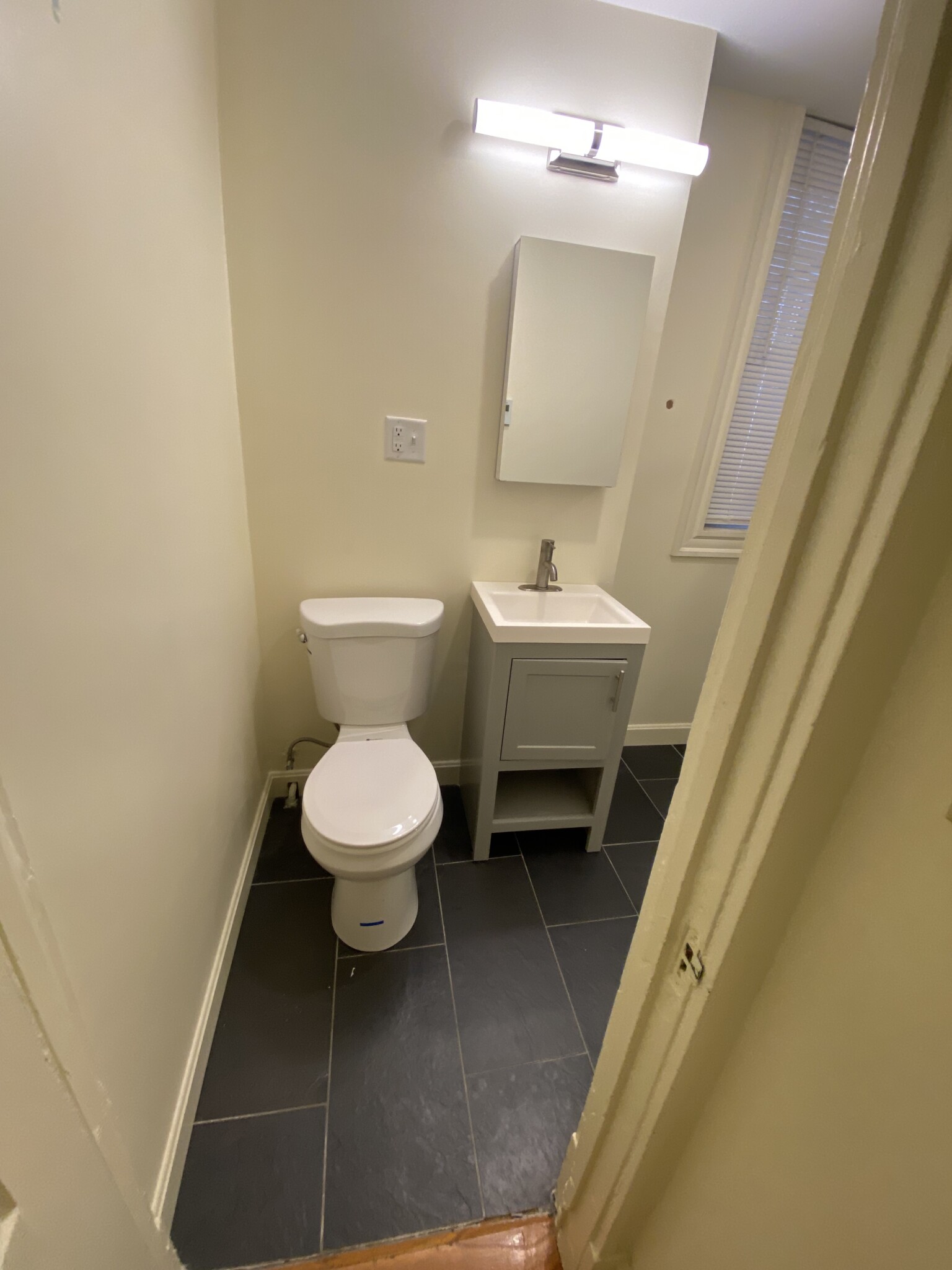 98 Queensberry St, Fenway