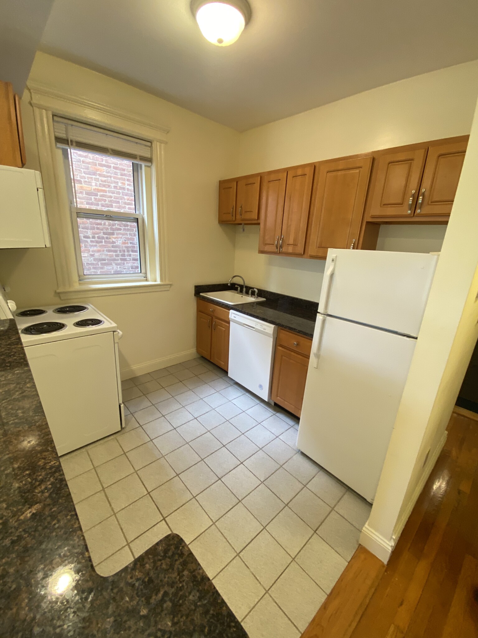 98 Queensberry St, Fenway