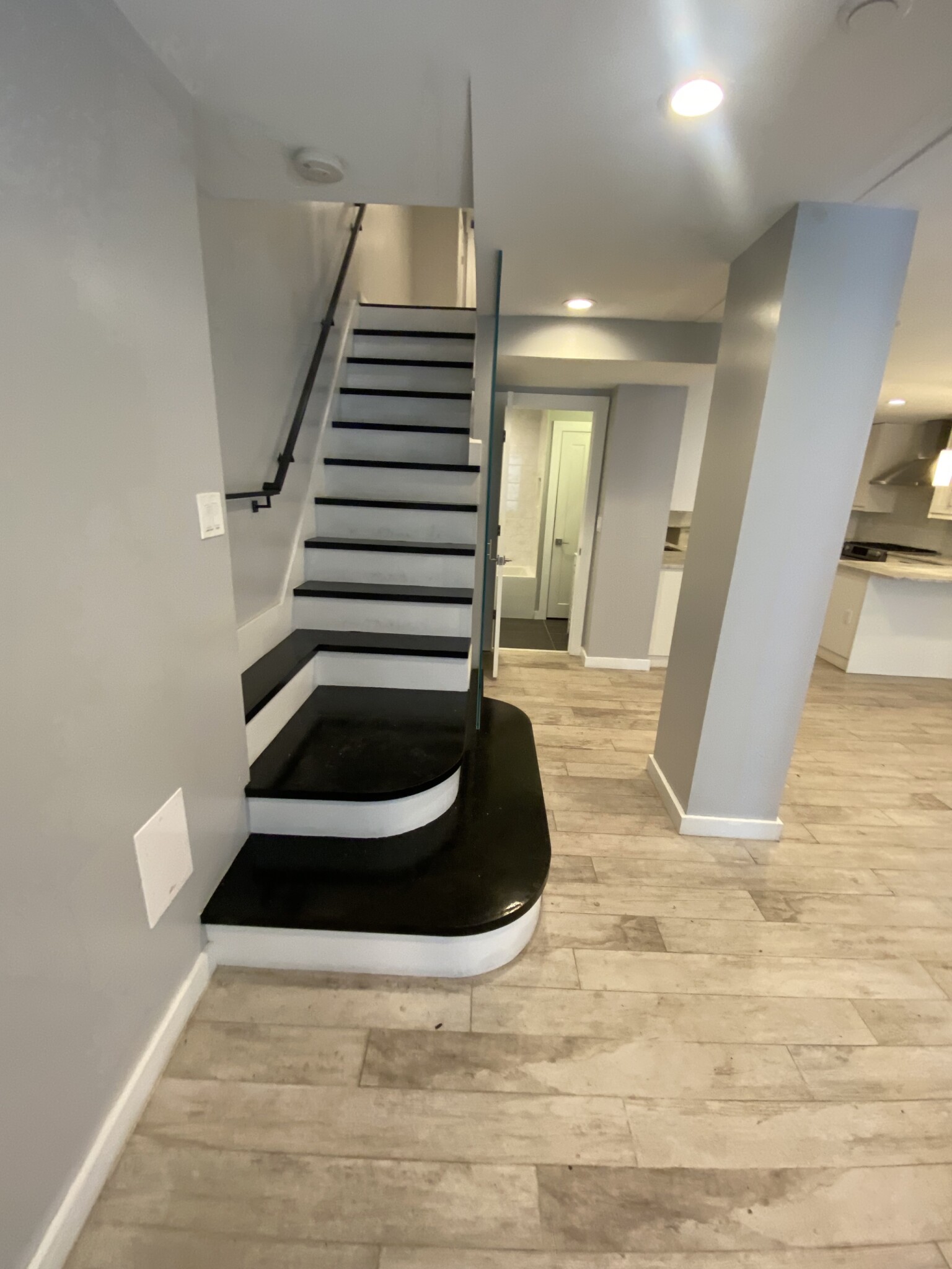 469 Massachusetts Ave, South End