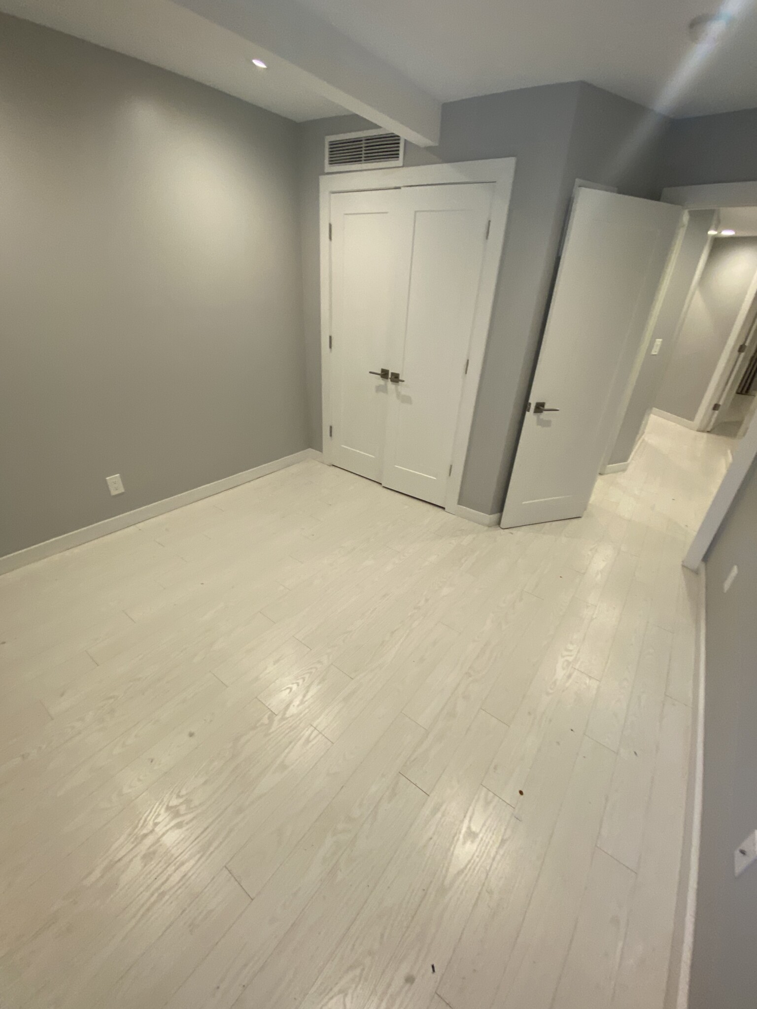 469 Massachusetts Ave, South End