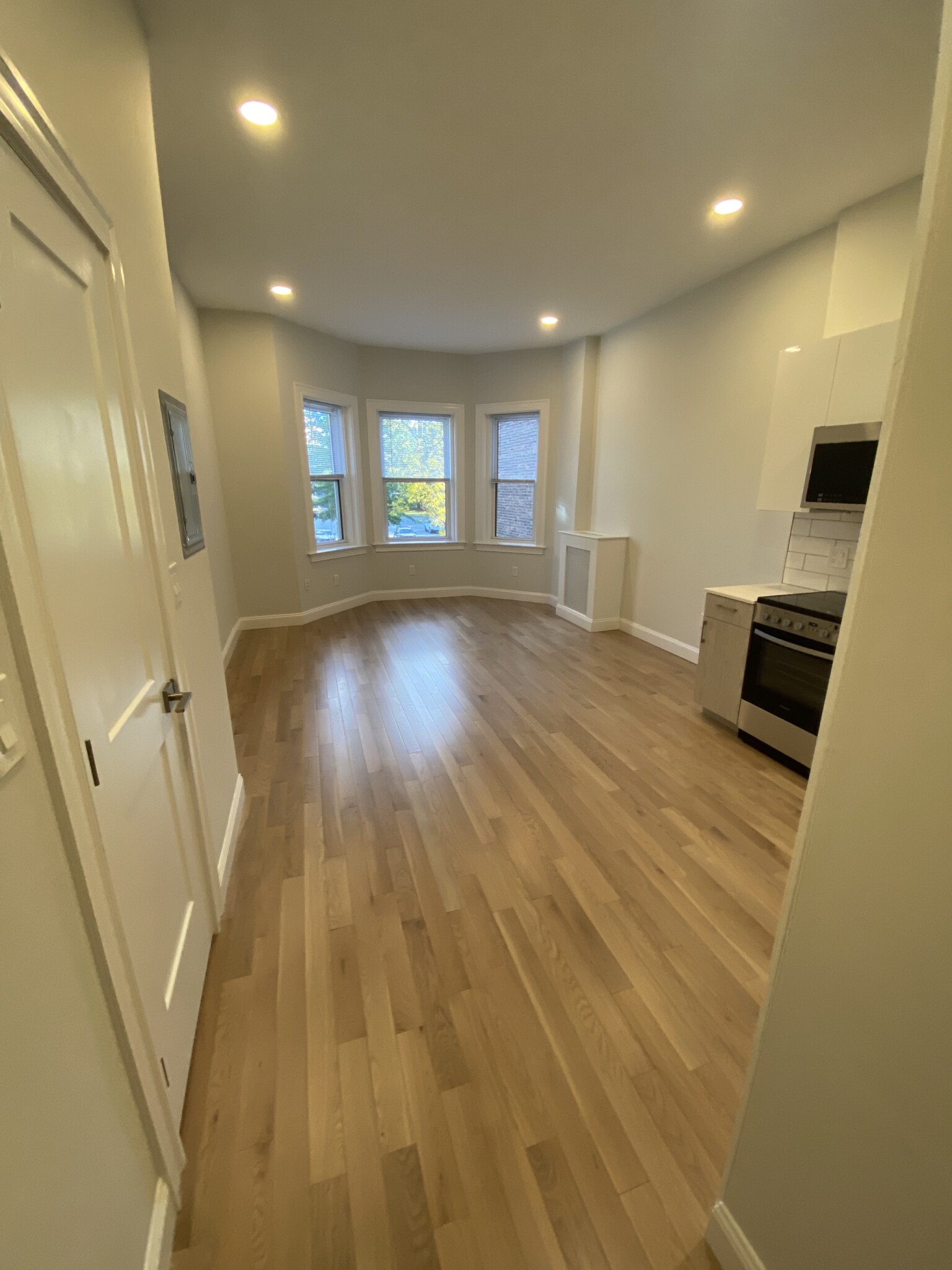 98 Queensberry St, Fenway