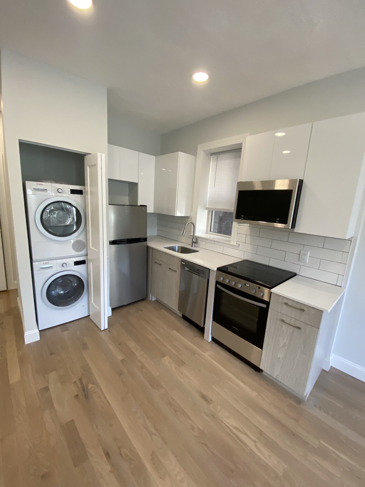 104 Queensberry St, Fenway