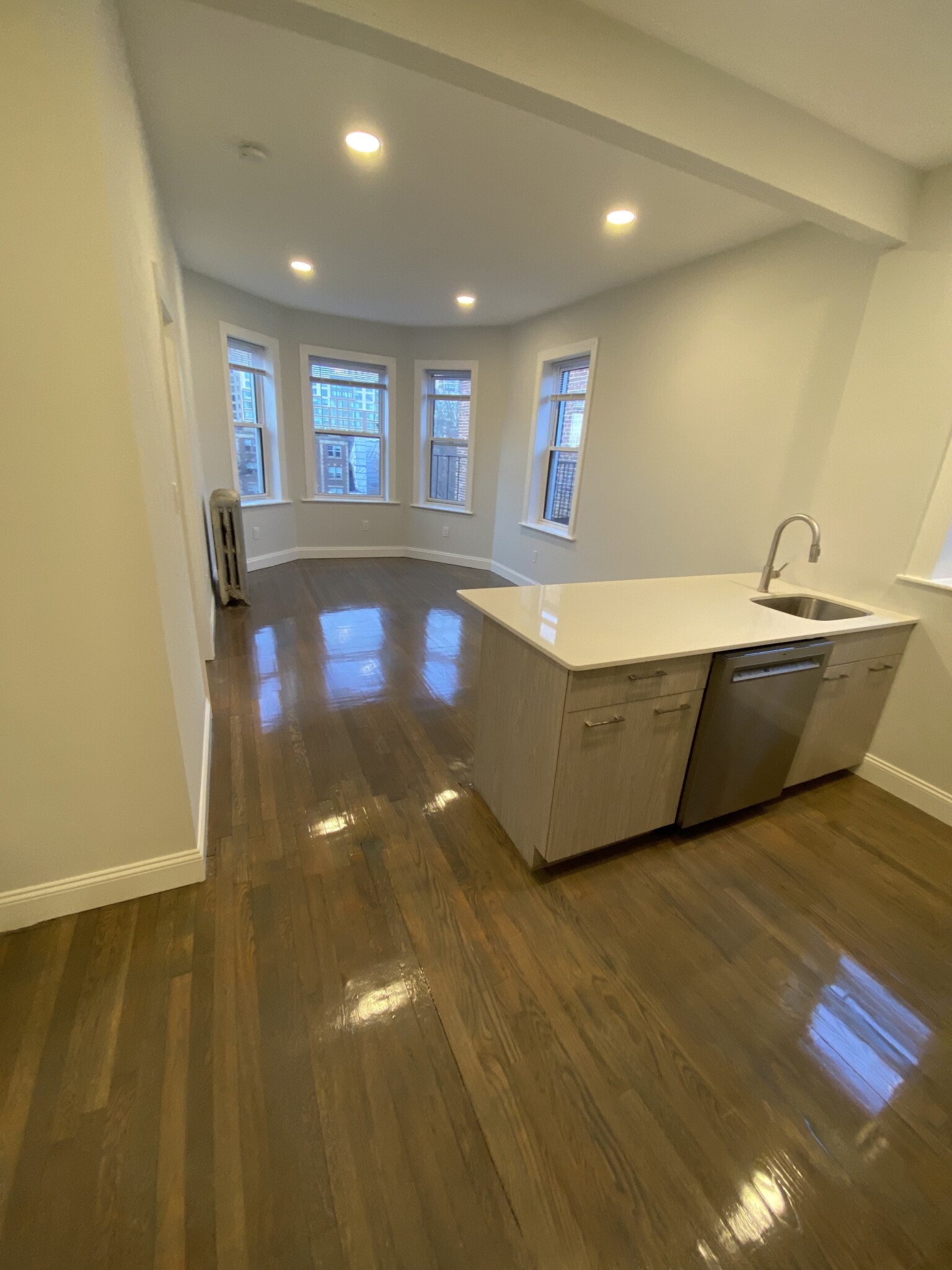 111 Queensberry St, Fenway