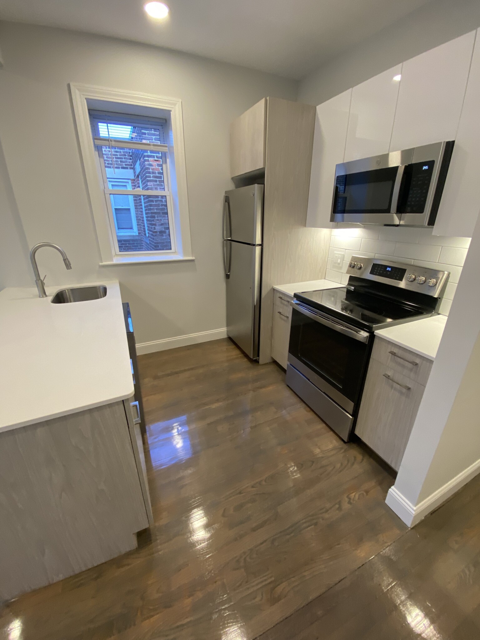 111 Queensberry St, Fenway