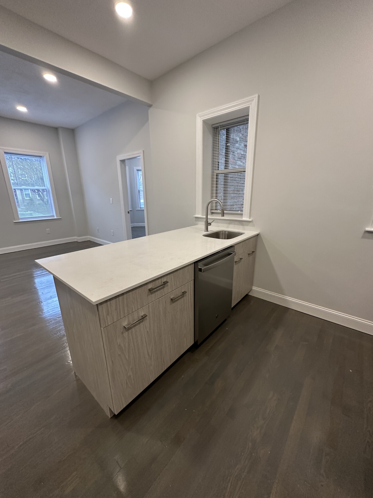 106 Queensberry St, Fenway