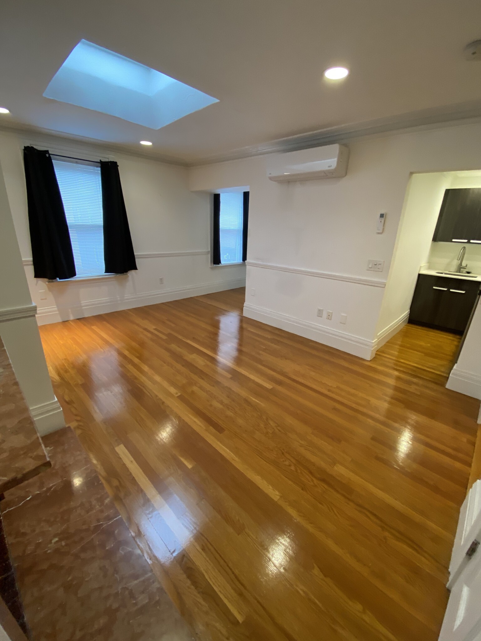 254 Newbury St, Back Bay