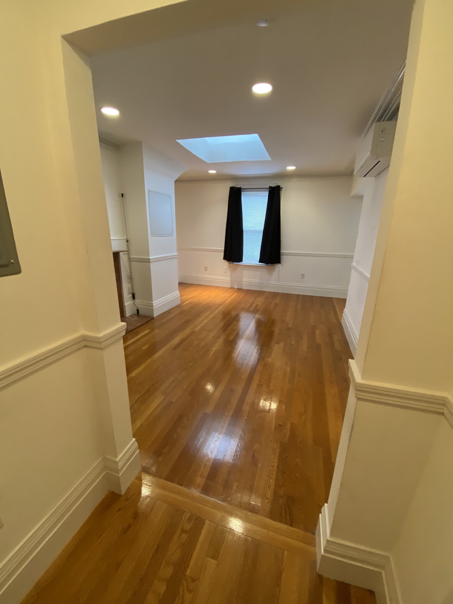 254 Newbury St, Back Bay