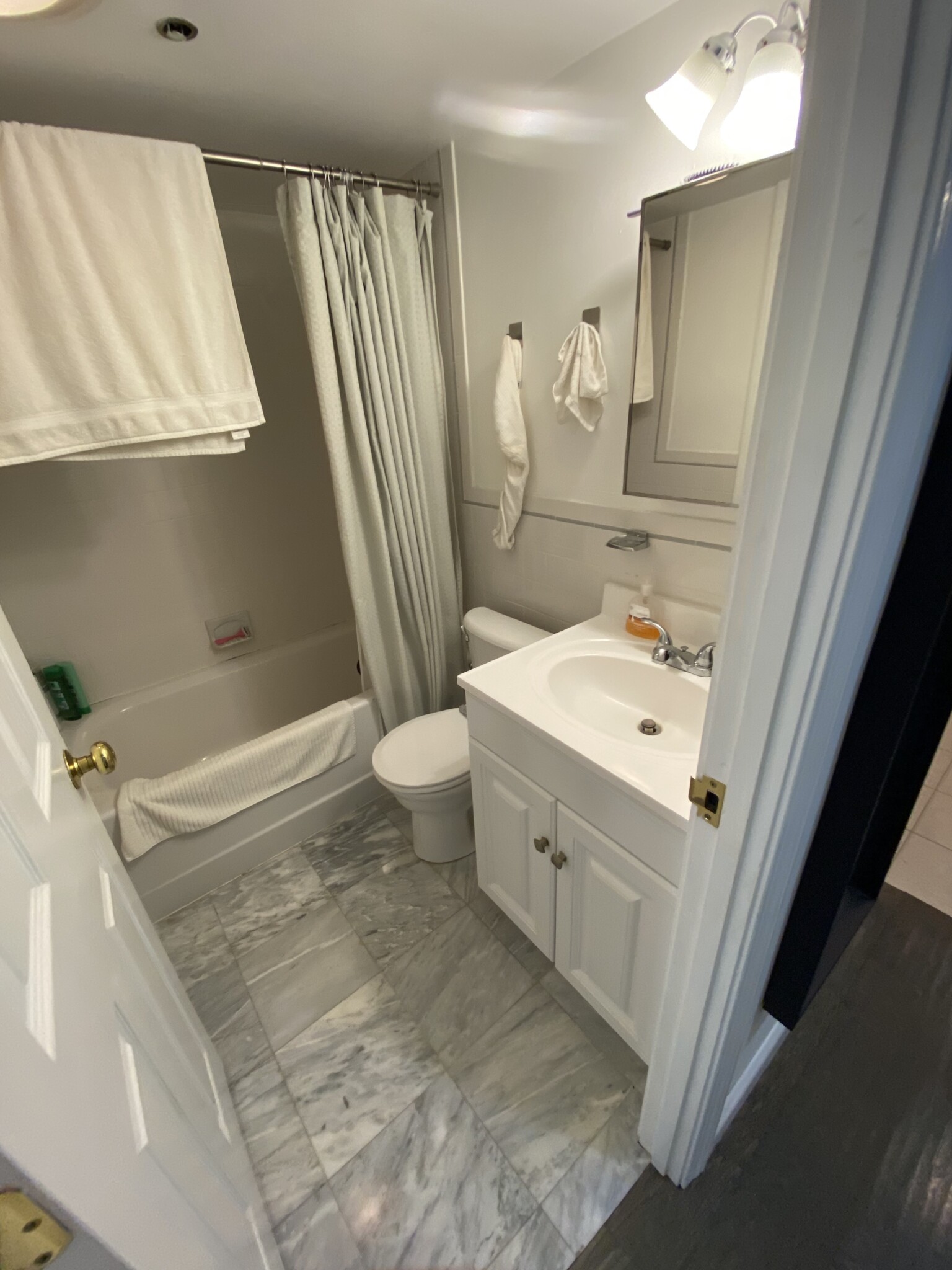 107 Queensberry St, Fenway