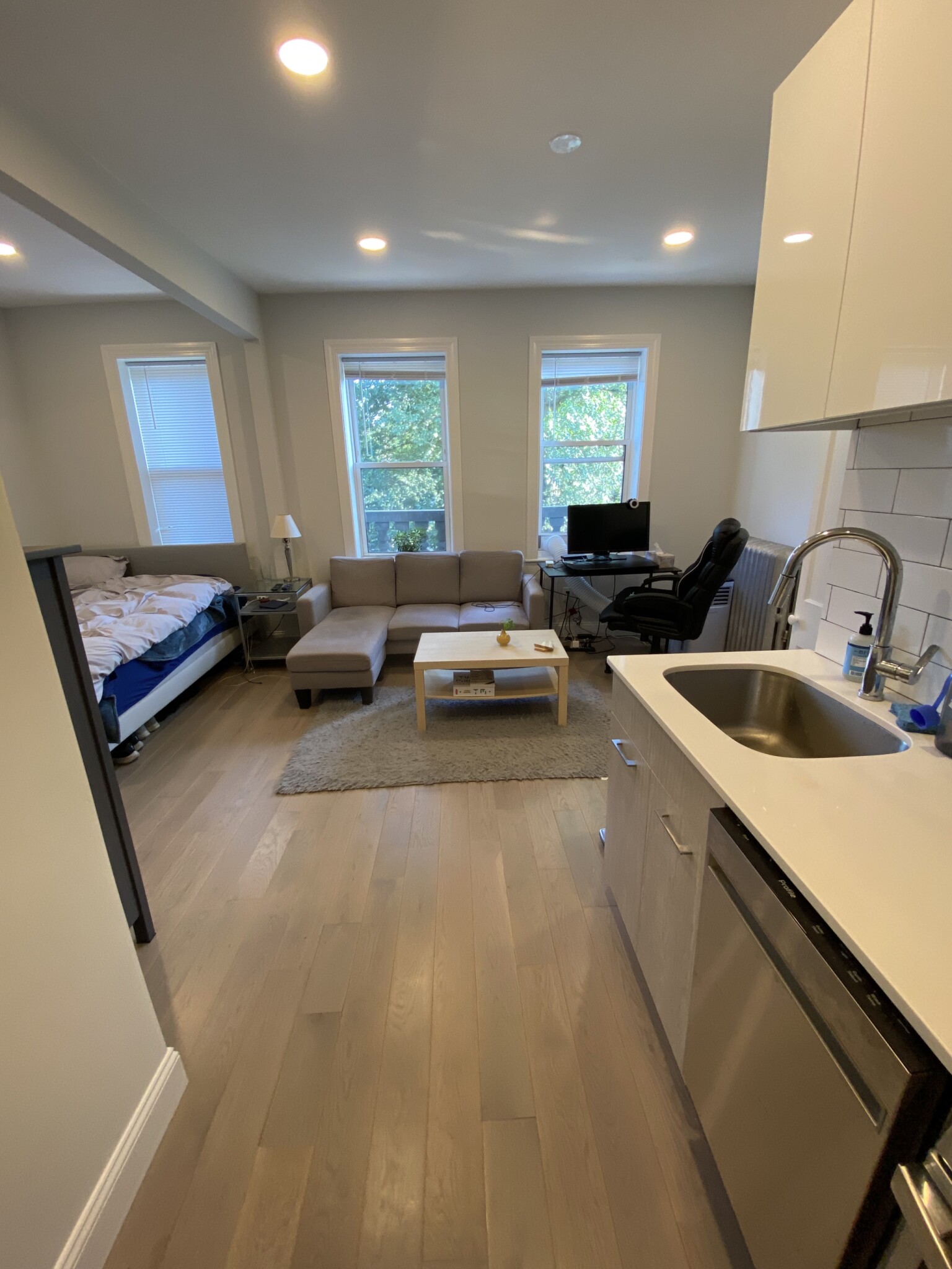 19 Queensberry St, Fenway