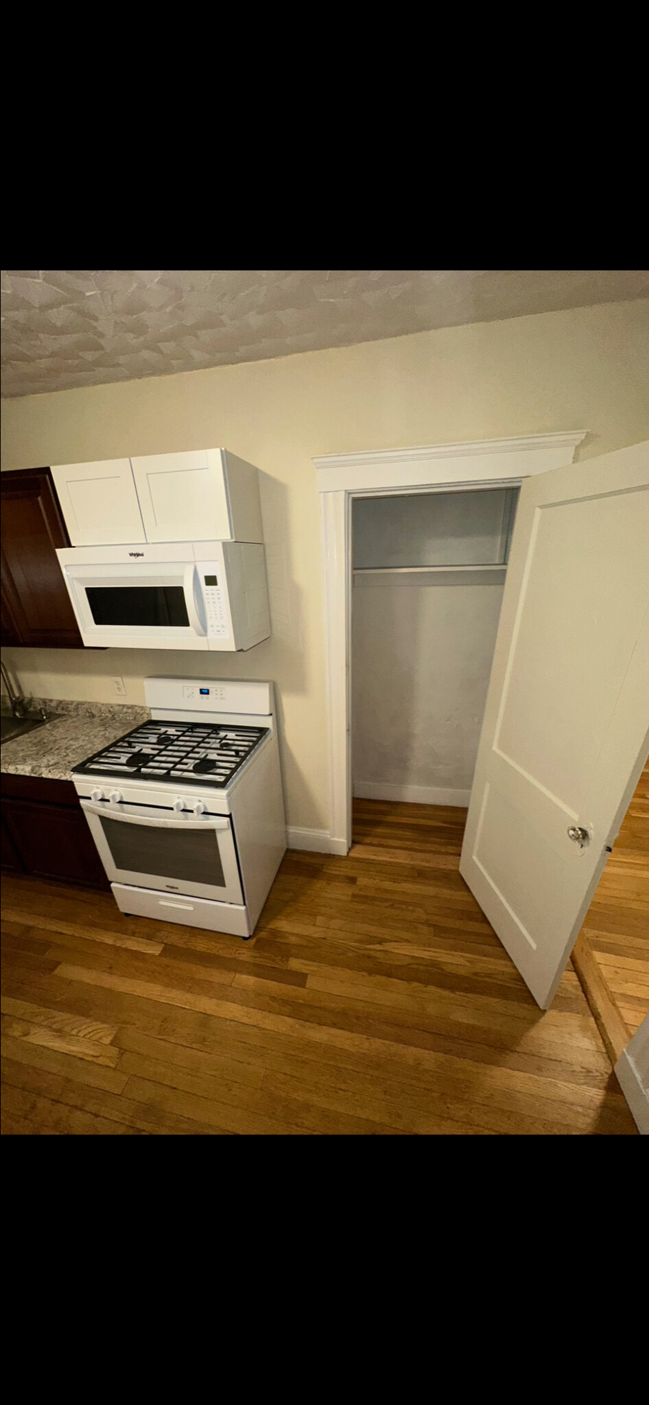 26 Hazelwood St, Roxbury