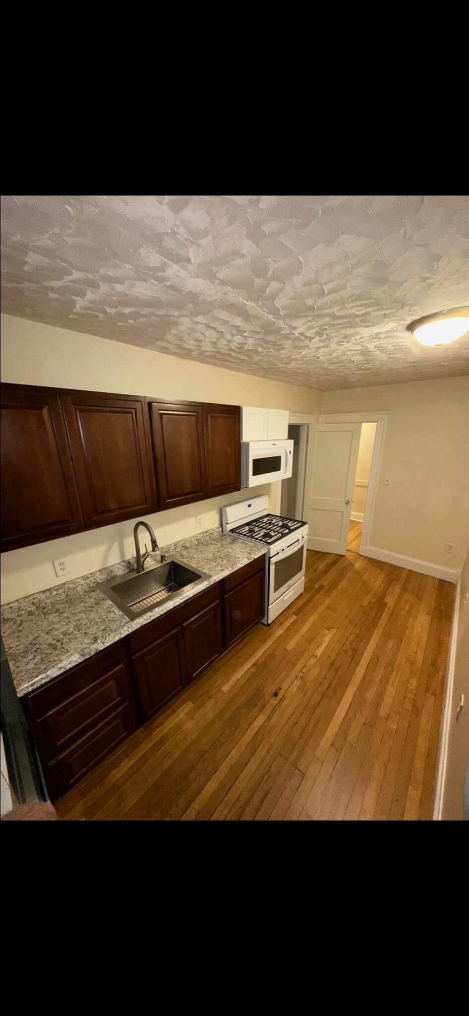 26 Hazelwood St, Roxbury