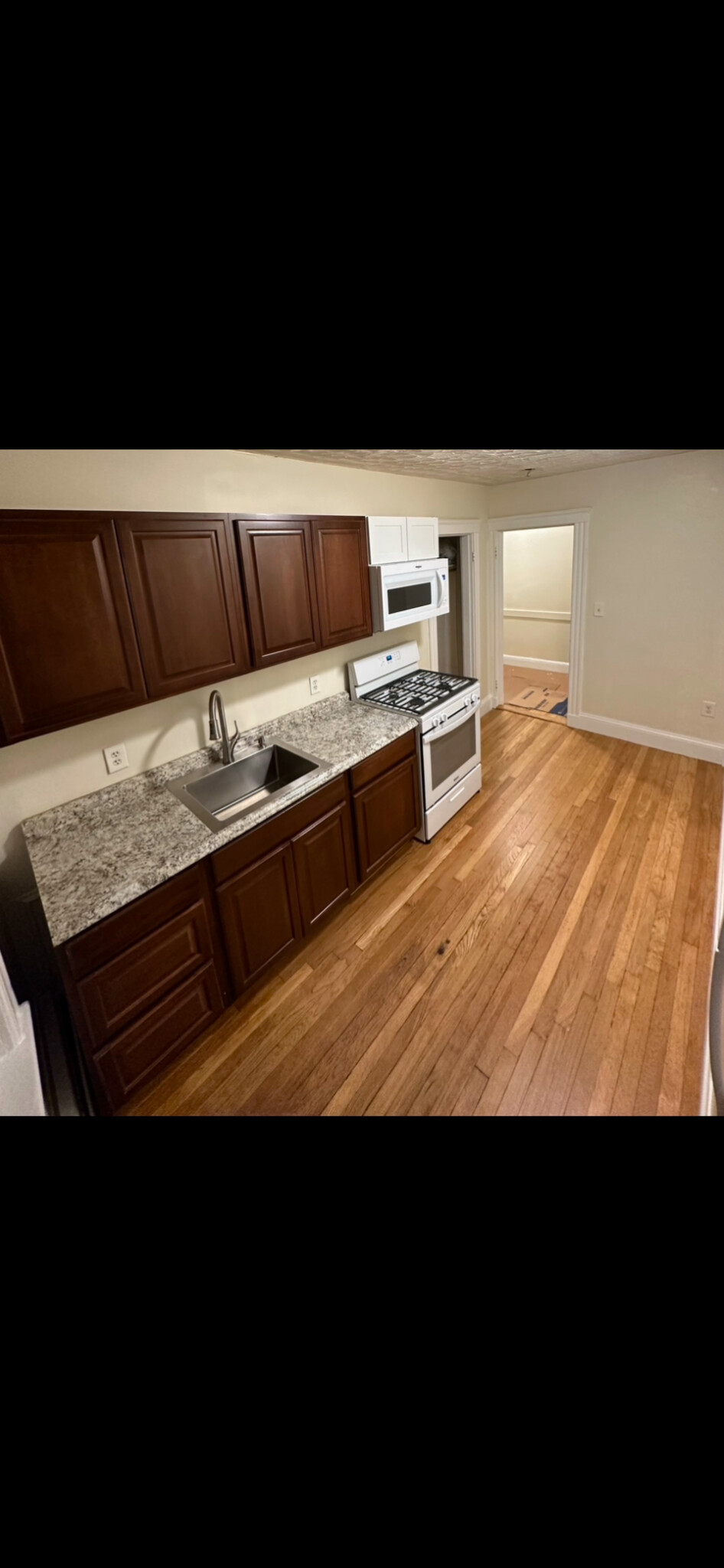 26 Hazelwood St, Roxbury