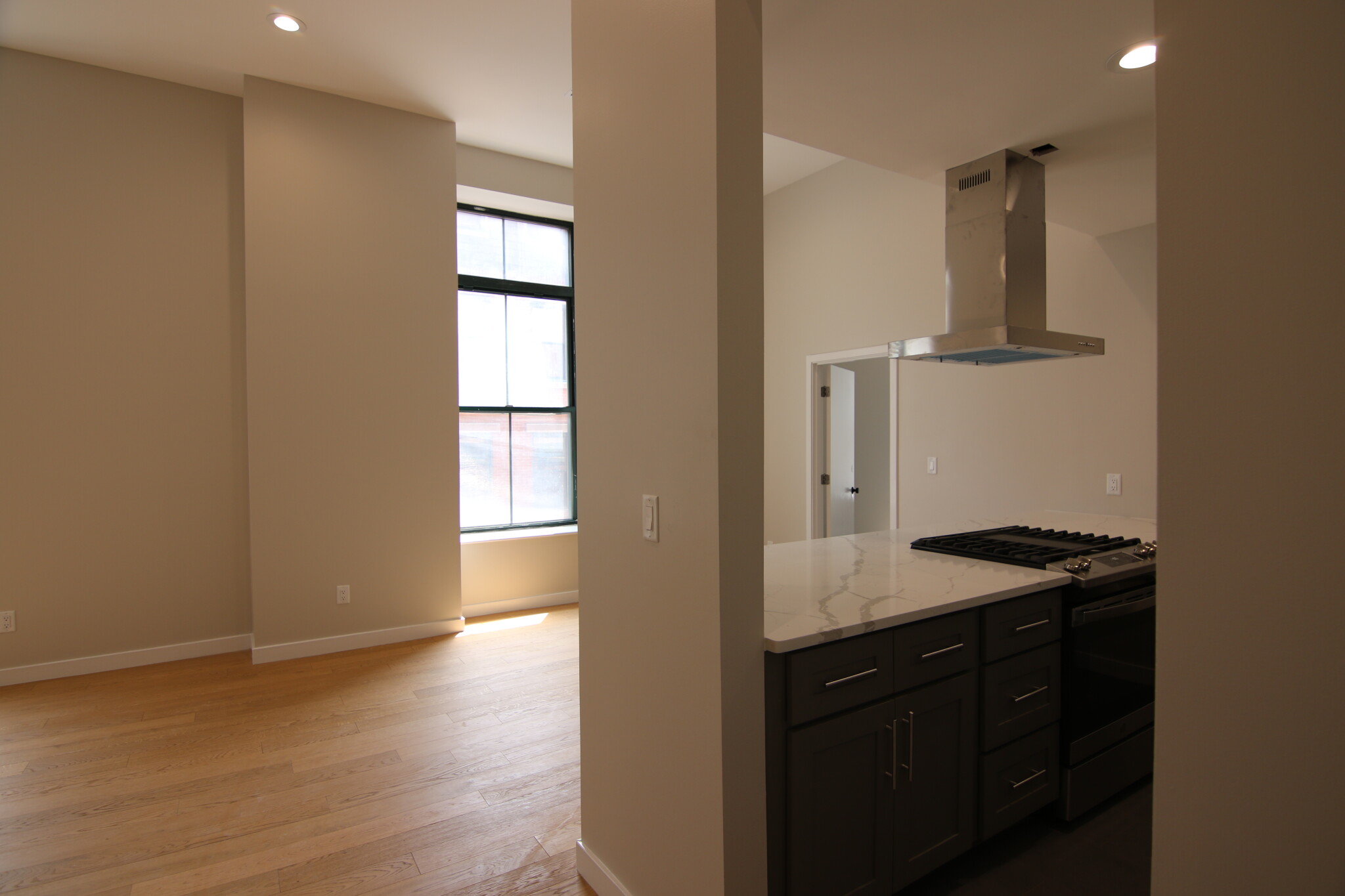 1661 Washington St. - 4,325USD / month