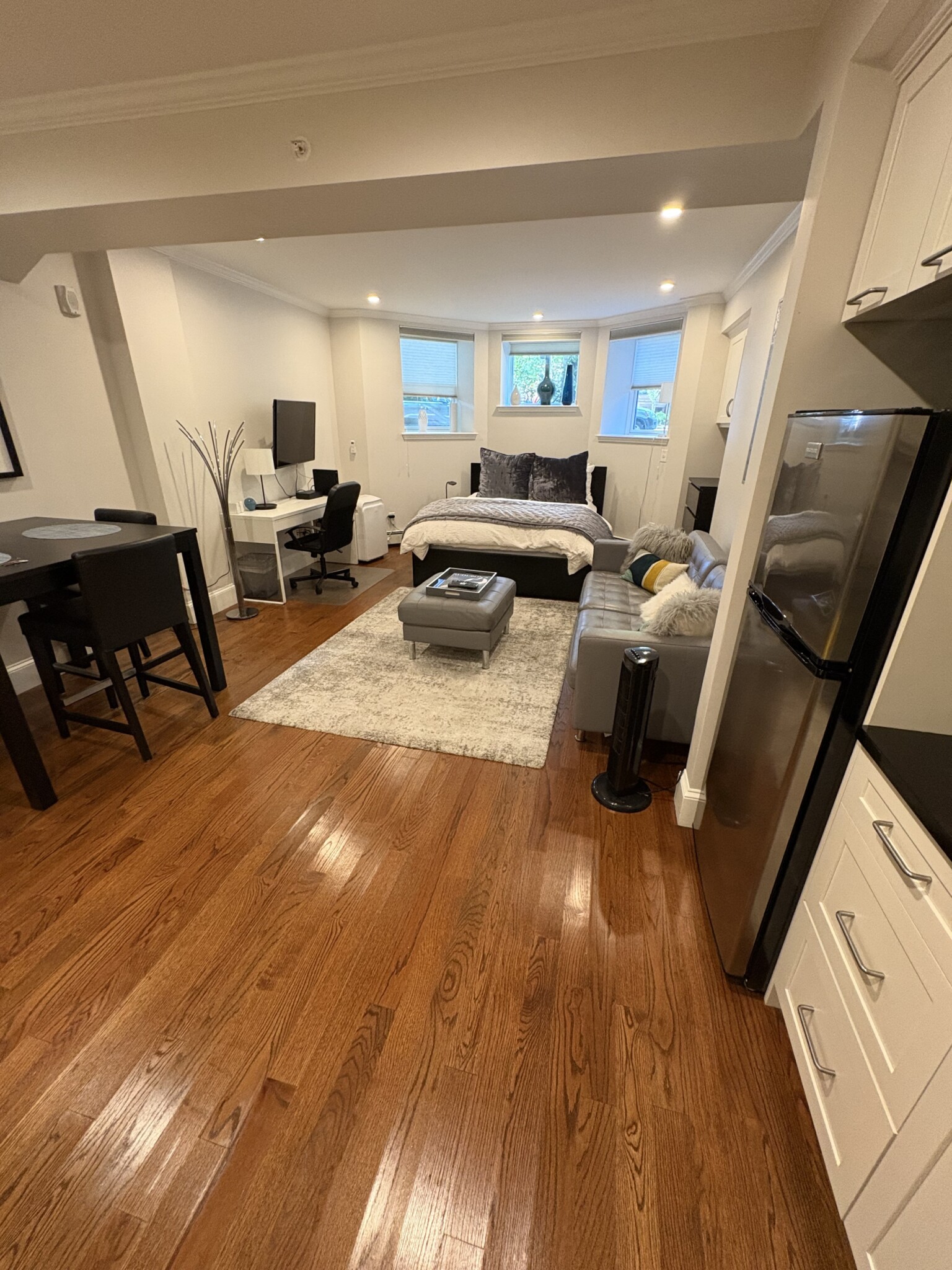 873 Beacon St. - 2,400USD / month