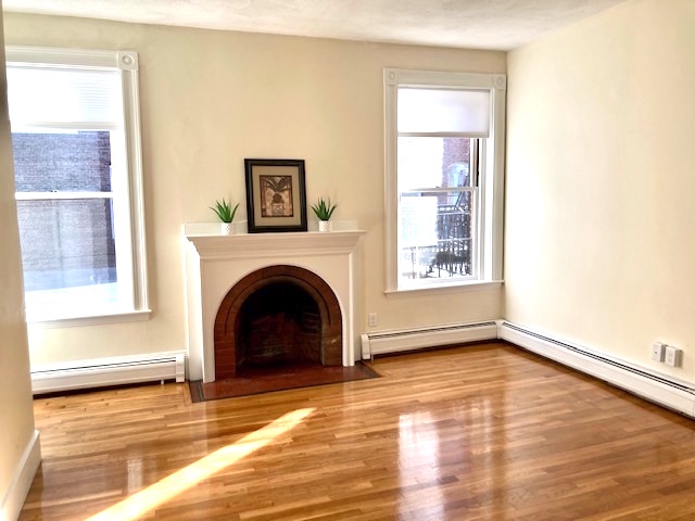 308 Newbury St, Back Bay