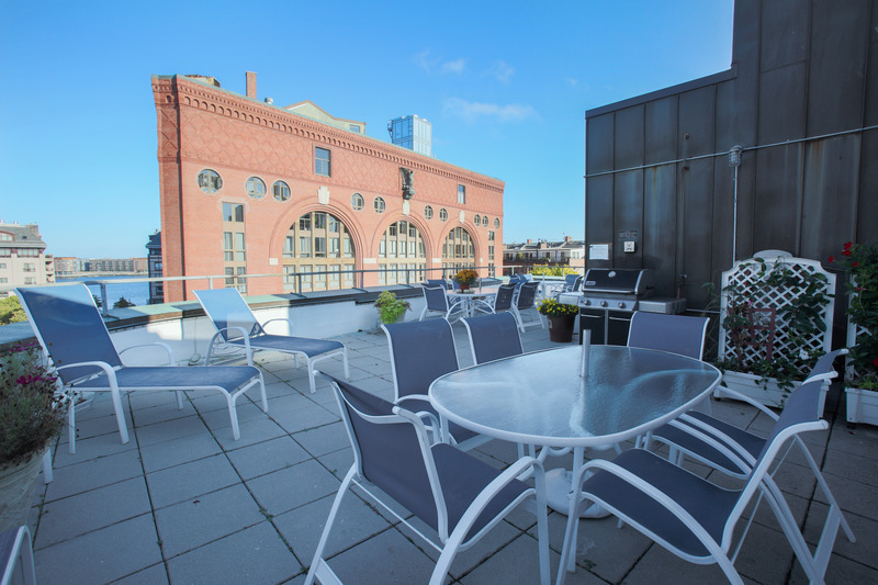 2 bed, 2 bath apartment for rent at 376 Commercial St Unit 6D, Waterfront — photo 2 of 8