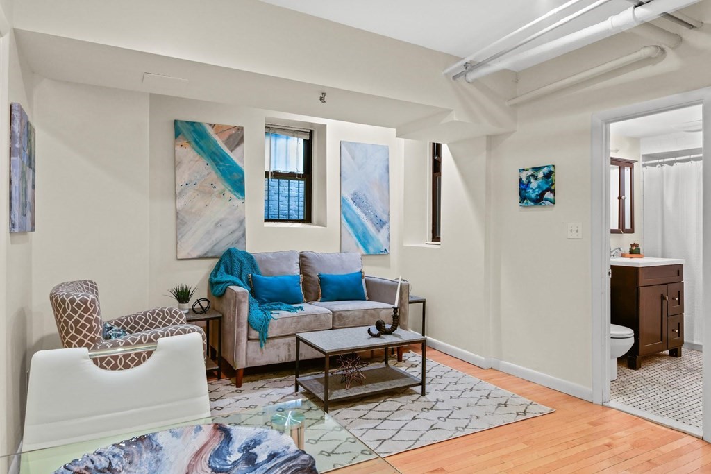 186 Commonwealth Ave, Back Bay