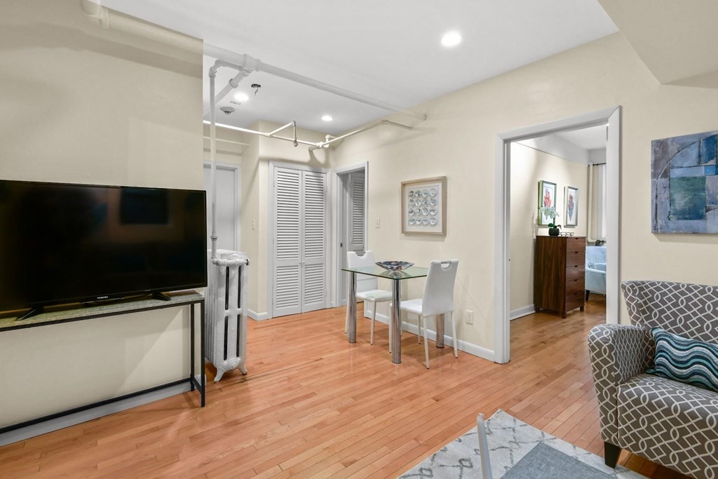 186 Commonwealth Ave, Back Bay