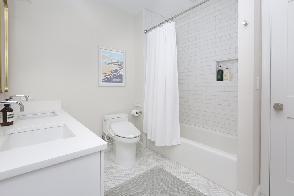 150 Lincoln St, Chinatown