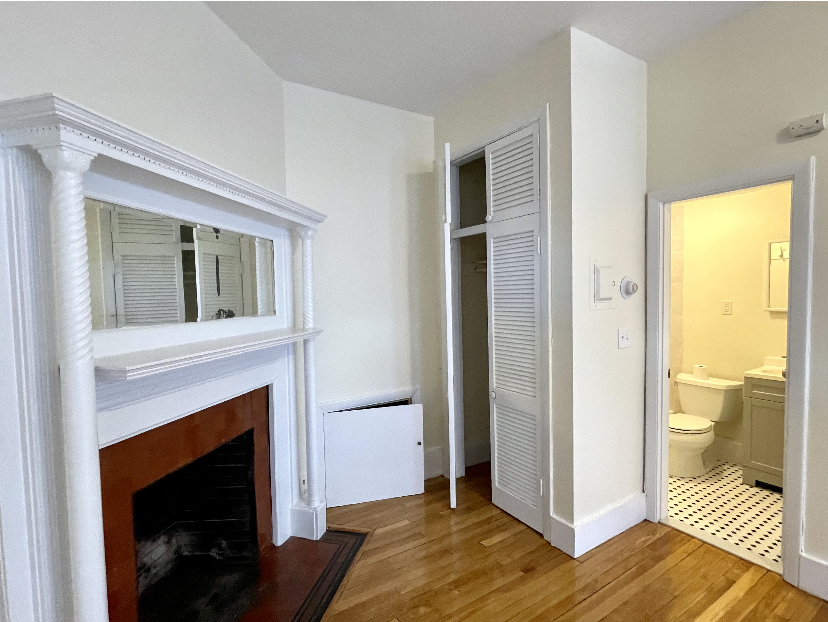 308 Newbury St, Back Bay