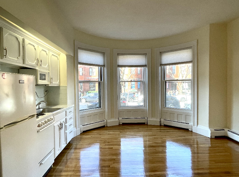 308 Newbury St, Back Bay