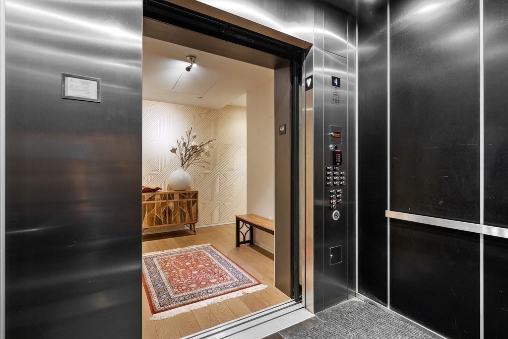 10 Farnsworth St, Seaport District