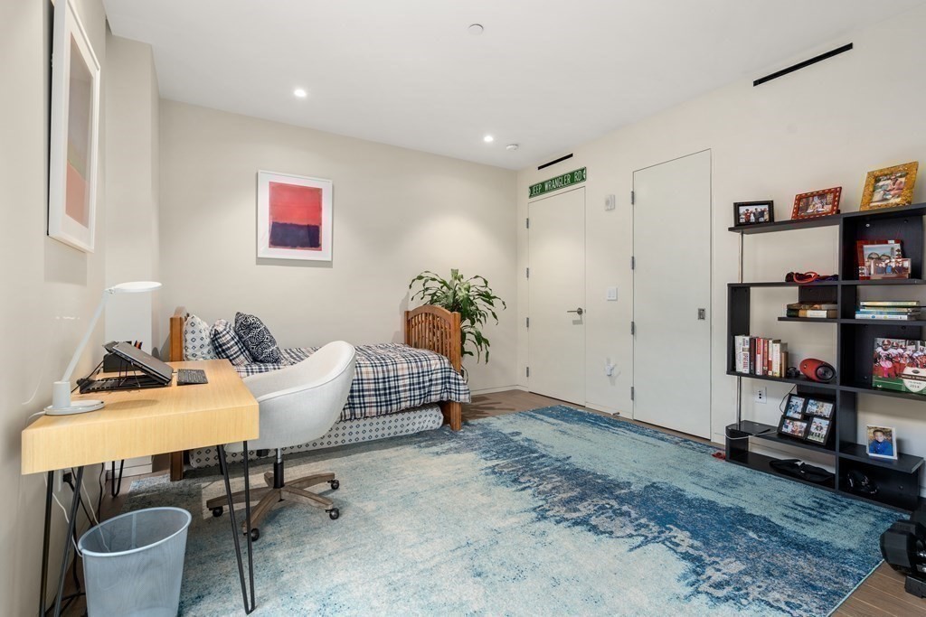 10 Farnsworth St, Seaport District