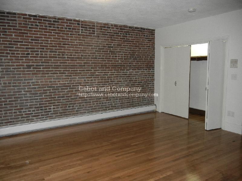 308 Newbury St, Back Bay