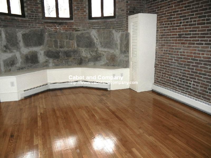 308 Newbury St, Back Bay