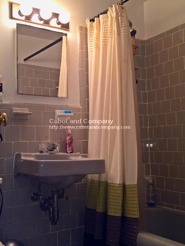 213 Newbury St, Back Bay