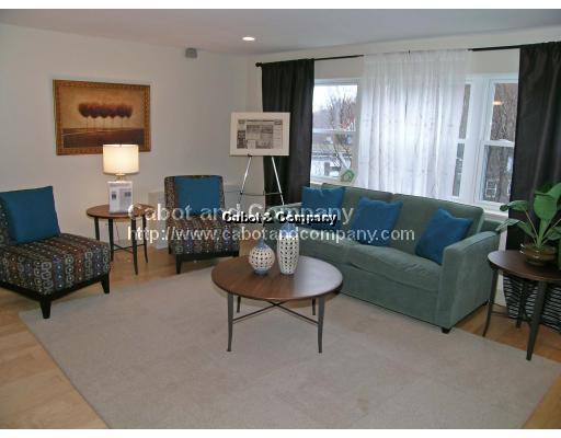 1600 Beacon St, Washington Square