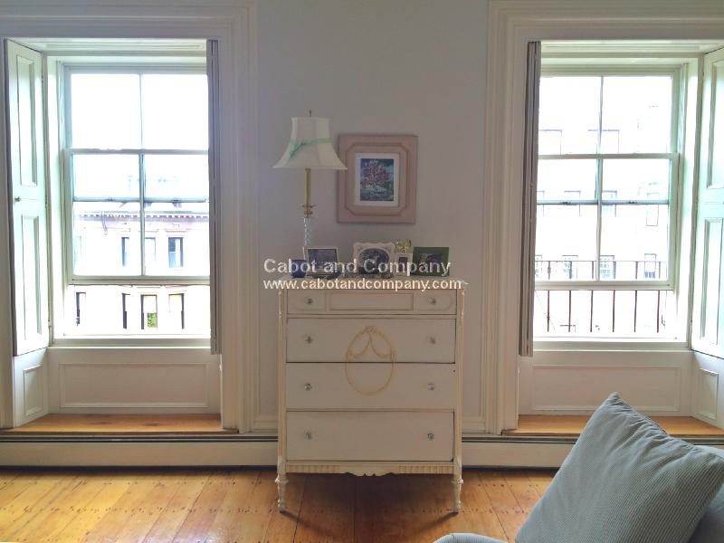141 Beacon St, Back Bay