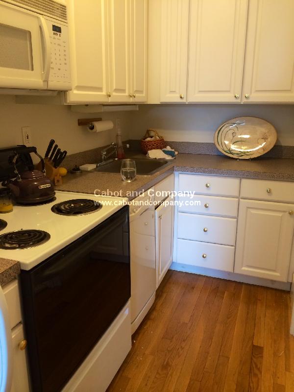 141 Beacon St, Back Bay