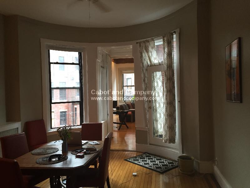 131 Newbury St, Back Bay
