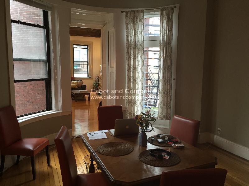 131 Newbury St, Back Bay