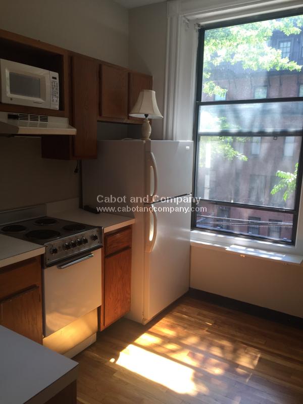 475 Beacon St, Back Bay