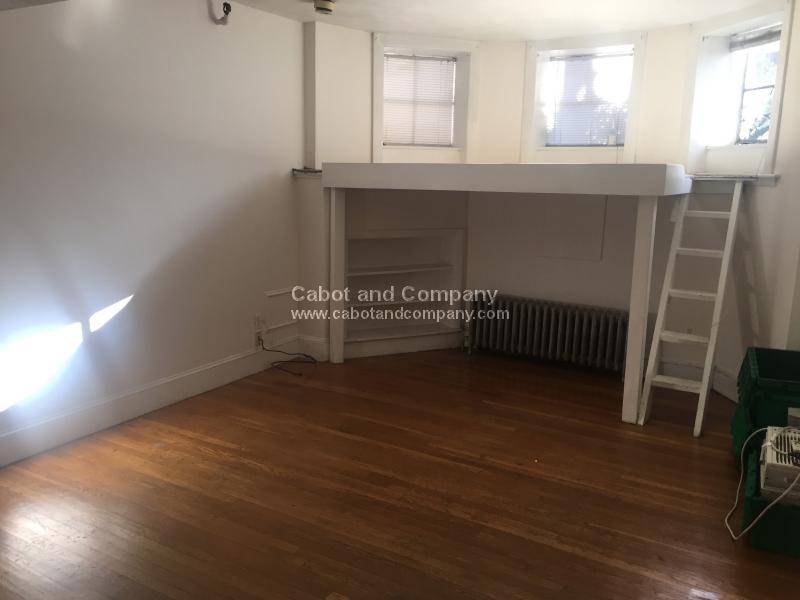 289 Newbury St, Back Bay